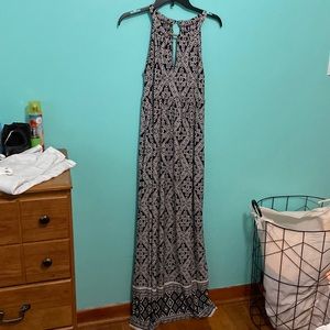 Apt 9 - sleeveless keyhole front and back dress. Black/white design size XS